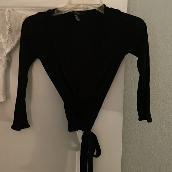 2 BUNDLE FOREVER 21 Size Small tops $15 for BOTH 💥good condition - Picture 3 of 3